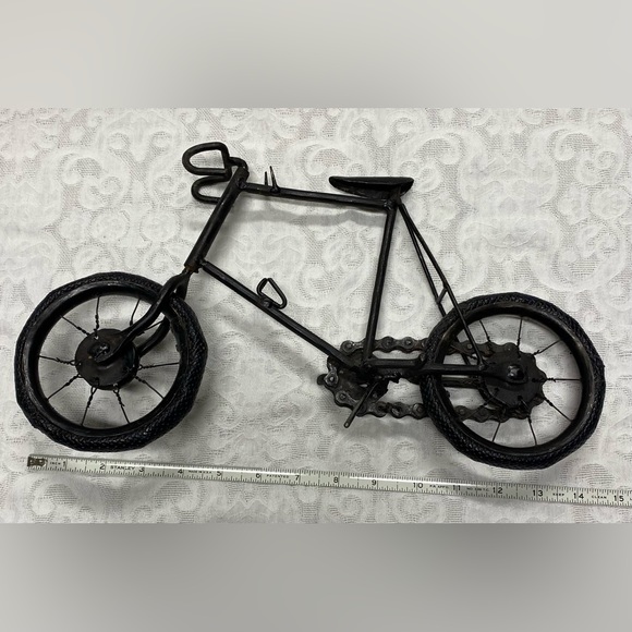 Vintage 14”x7.5” Bicycle decorative sculpture - Picture 3 of 8